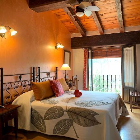 Hotel Dona Sancha Covarrubias Bagian luar foto