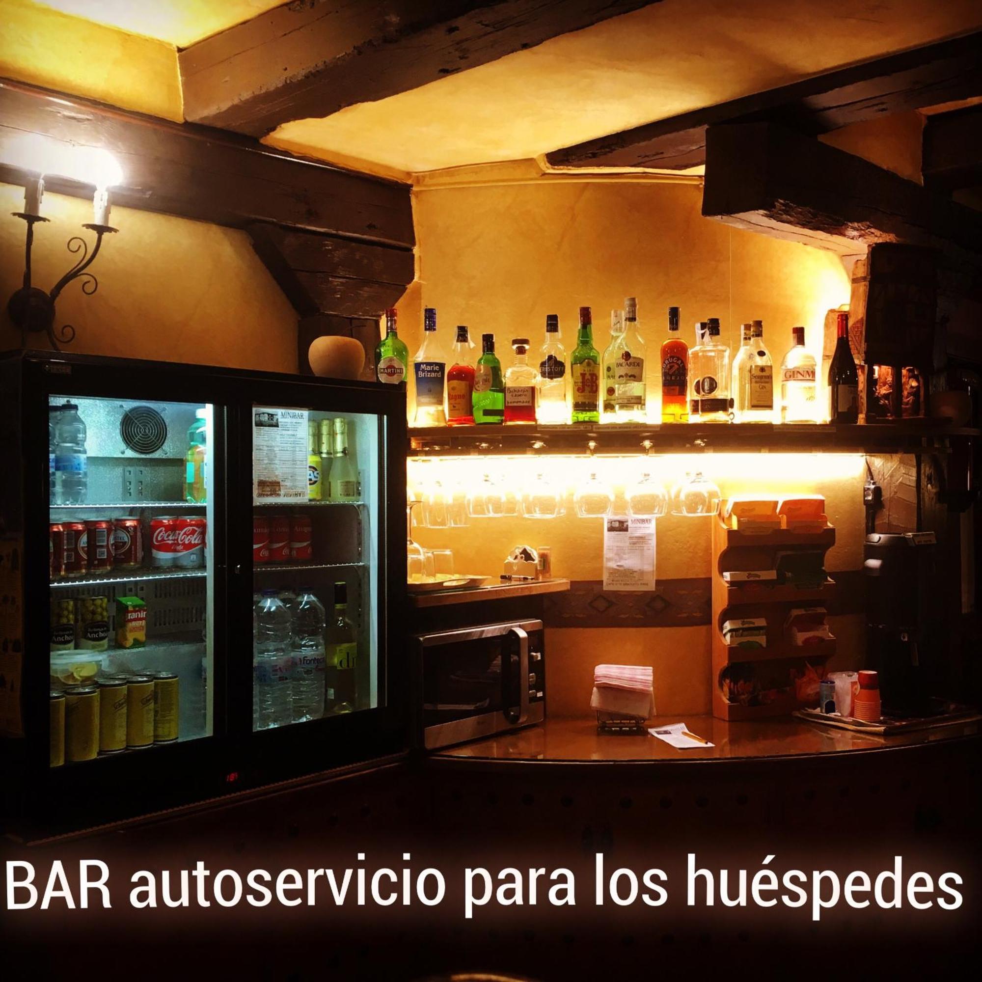 Hotel Dona Sancha Covarrubias Bagian luar foto
